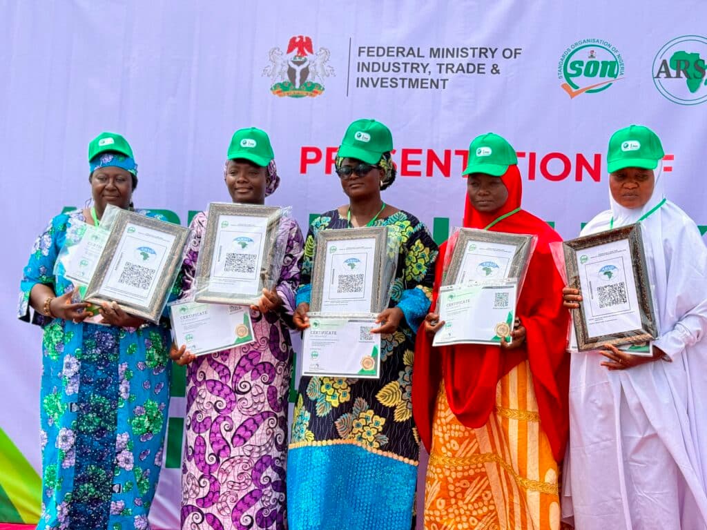 Women groups receive SON award for exceptional quality in rice production