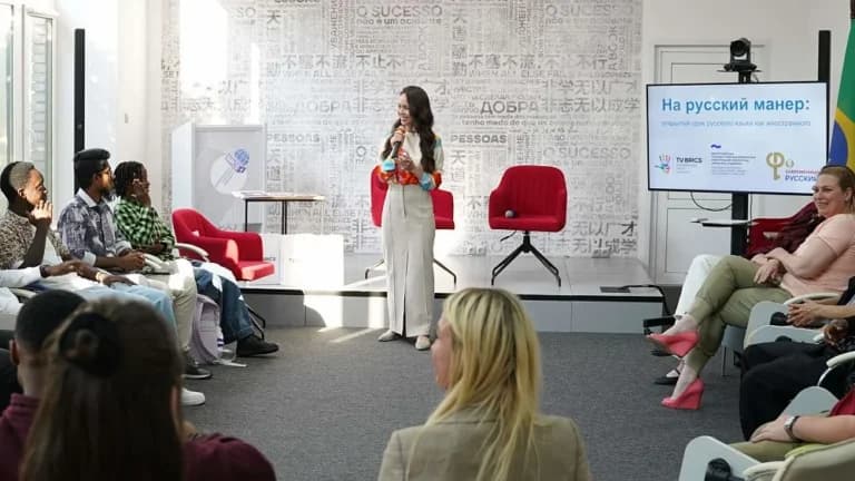 International students test their Russian language skills in team game